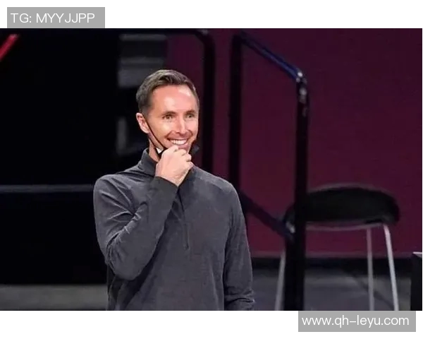 克拉克斯顿半场表现惊艳7中5贡献11分8板5助正负值高达22